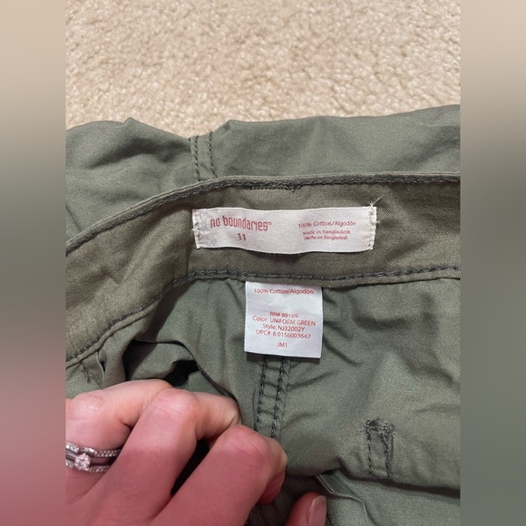 Sz 11 Vintage No Boundaries Capris - Picture 4 of 6